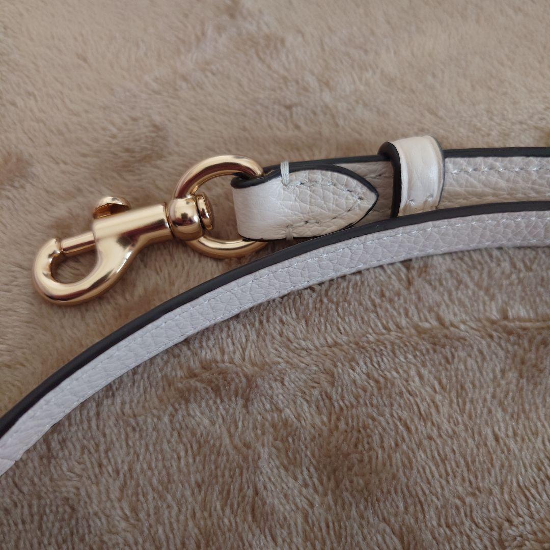 COACH 　ハンナバゲットバッグ　ホワイト