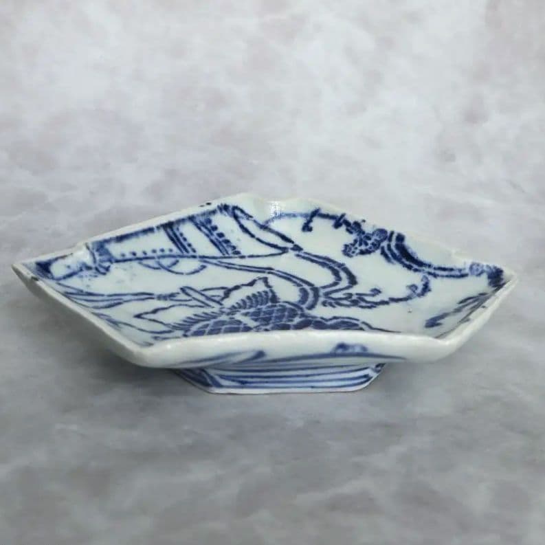 古伊万里 染付小皿 型紙摺 印判 軍配 上手 型物 骨董品 アンティーク