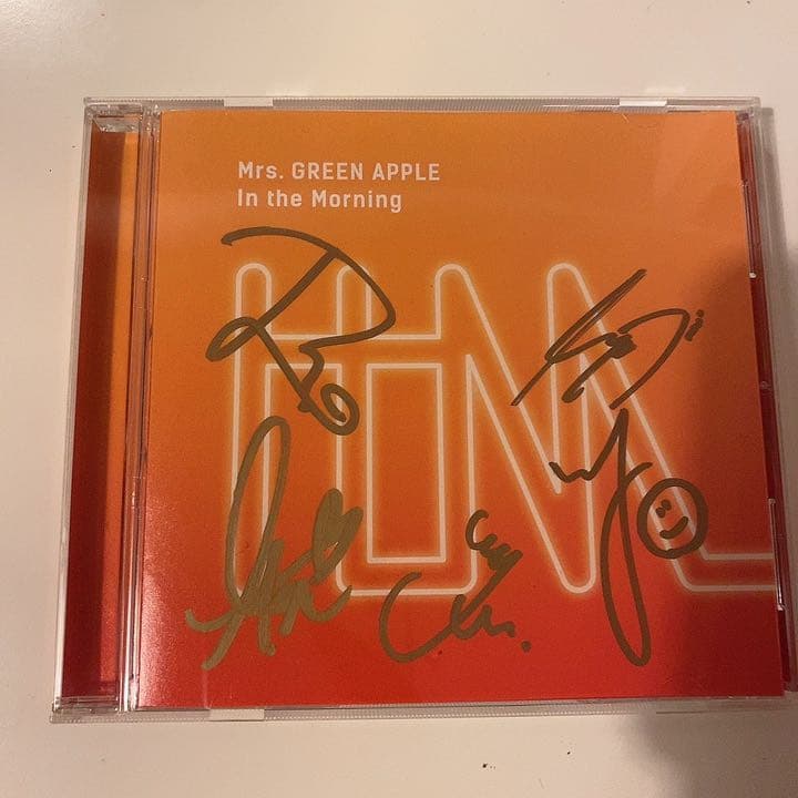 Mrs. GREEN APPLE サイン入りポストカード
