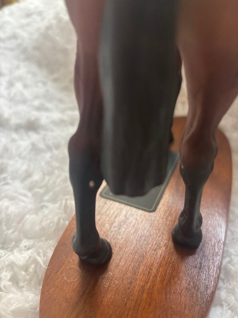 ベスウィック BESWICK 競走馬 ミルリーフ 木台付き フィギュア 陶器