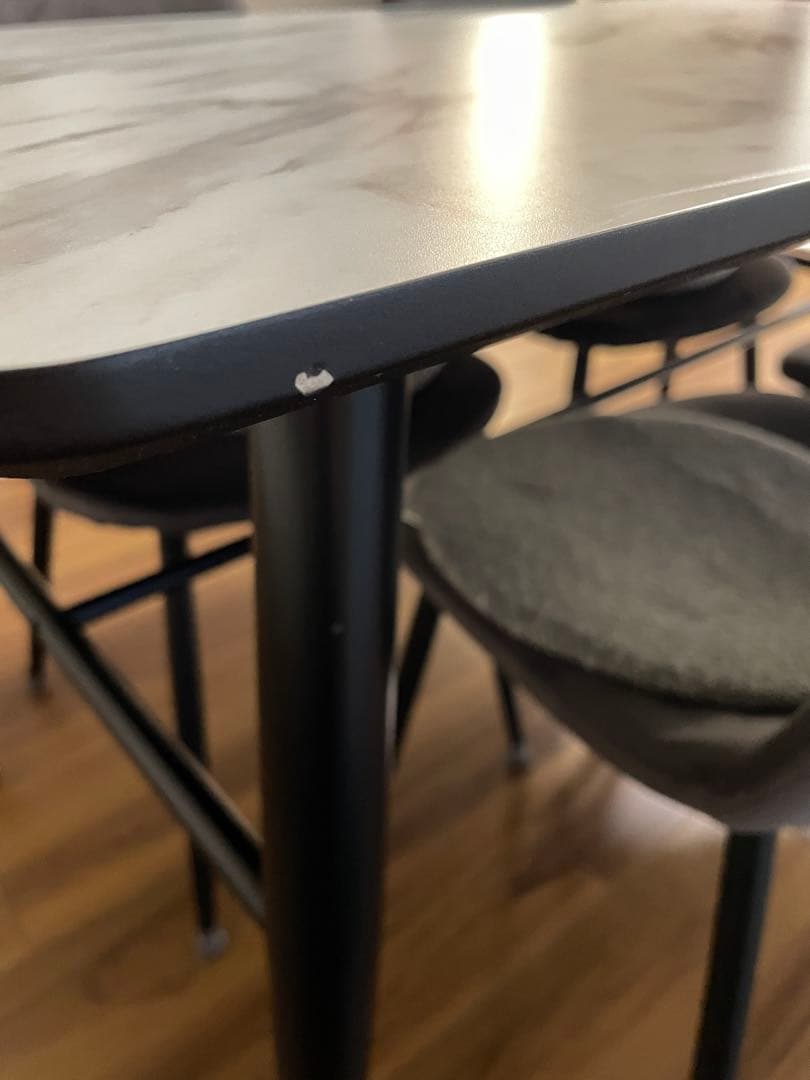 ダイニングテーブル　セラミック柄　大理石柄　白　黒　4人