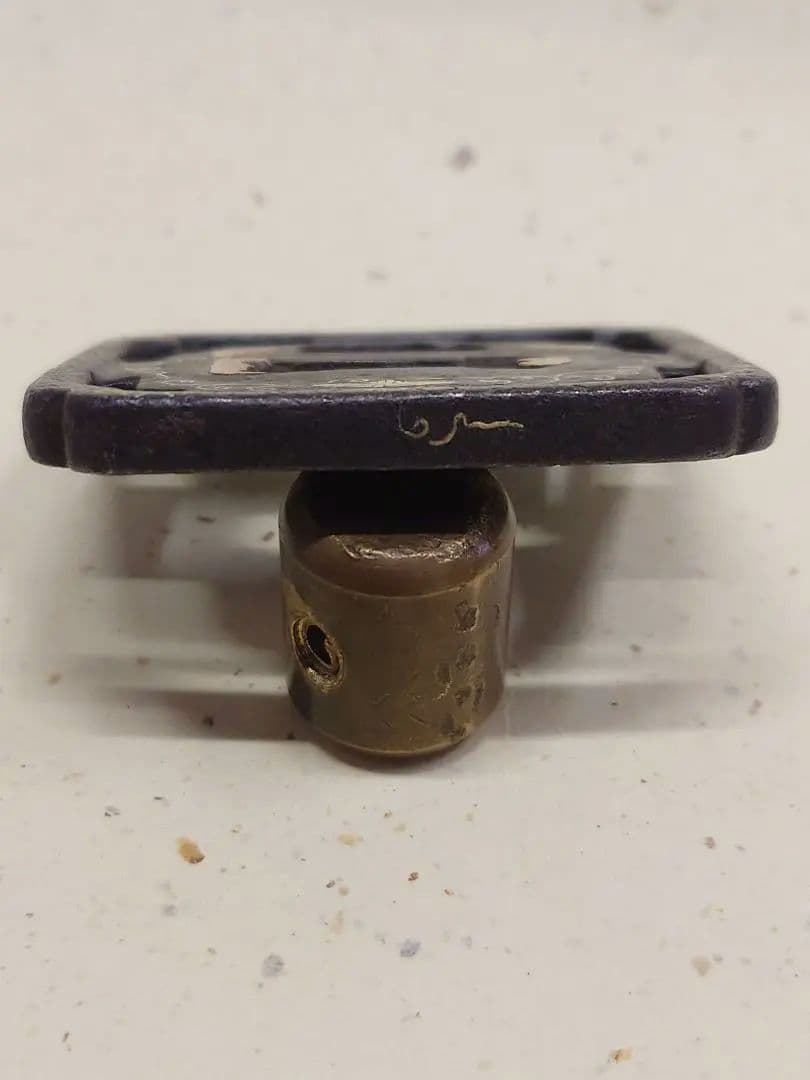 鉄鍔、四角形、金象嵌