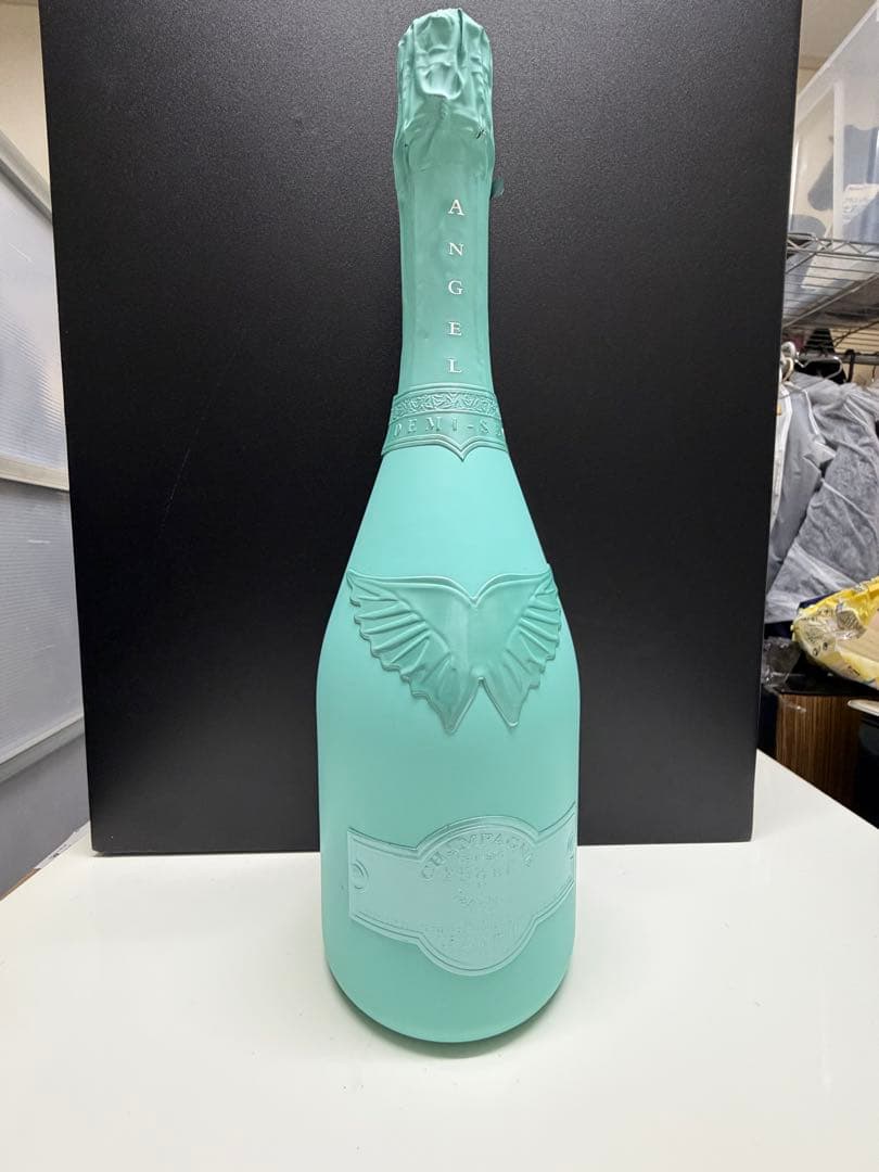 Angel Champagne ミントグリーン 750ml 日本上陸7周年を迎えた“ANGEL CHAMPAGNE”が 夏季限定『Limited Summer