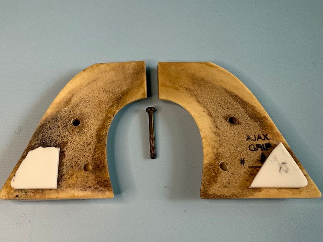 AJAX製 ハートフォードSAA 用スタックホーン（実物）グリップ - メルカリ