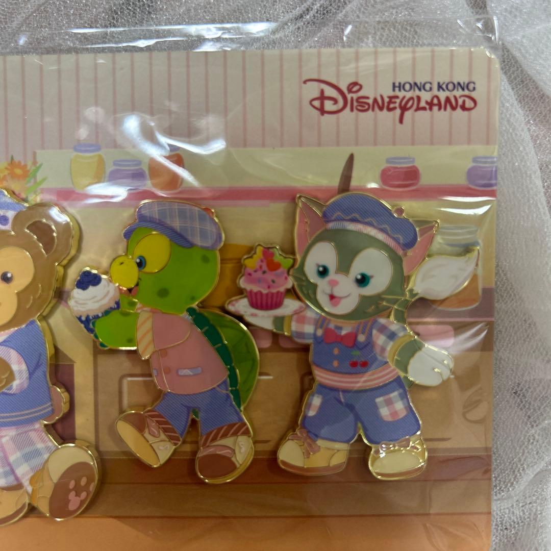 香港ディズニーランド年間パス春限定特典 ダッフィーフレンズ ピンバッジ
