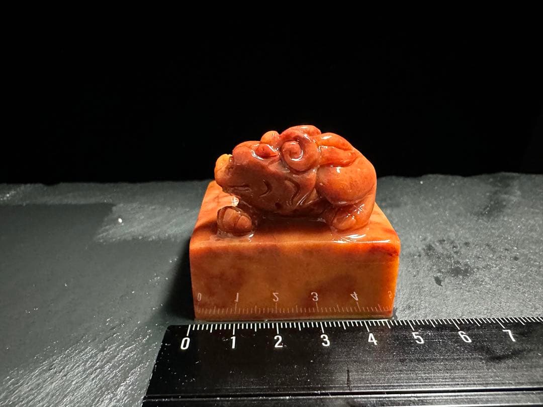 111 紅石瑞獣ラオス石手彫り篆刻書道印材落款遊印雅号 箱付き