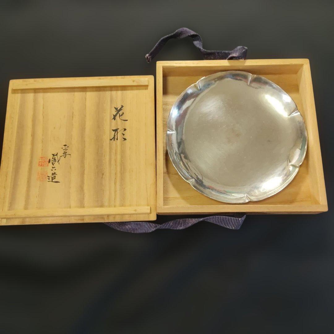 純銀。純銀盆。花形。四世　秦蔵六造。111g。茶道具。銀製品。中古品。