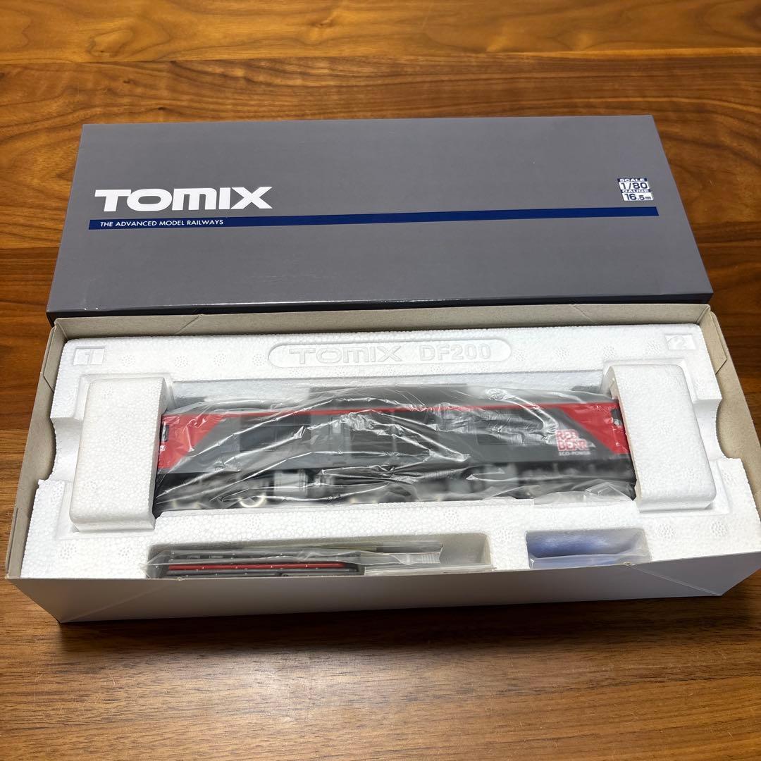HOゲージ TOMIX JR DF200 200形ディーゼル機関車 HO-211