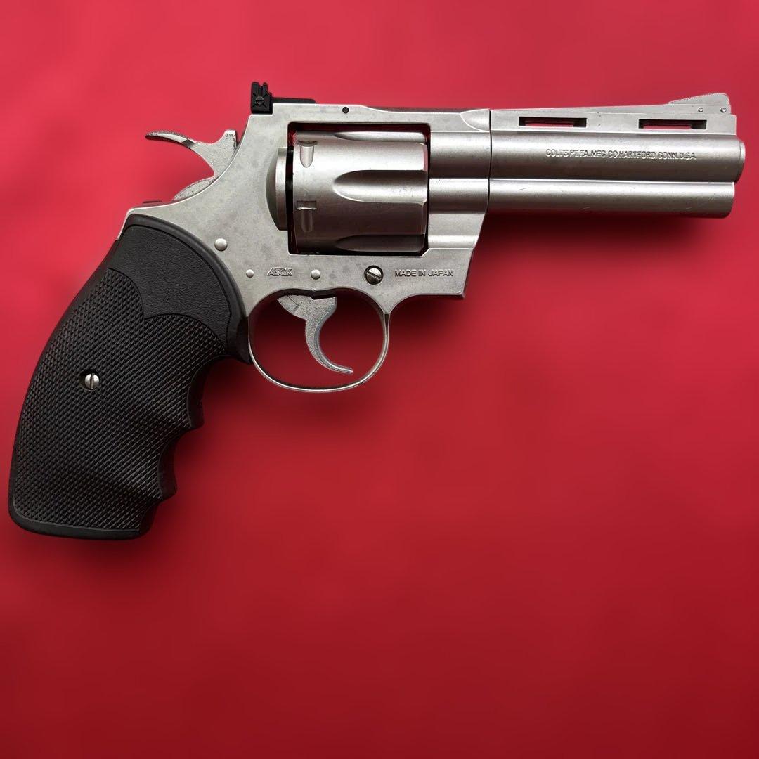 絶版　東京マルイ　コルトパイソン4インチシルバー　24連射ガスリボルバー