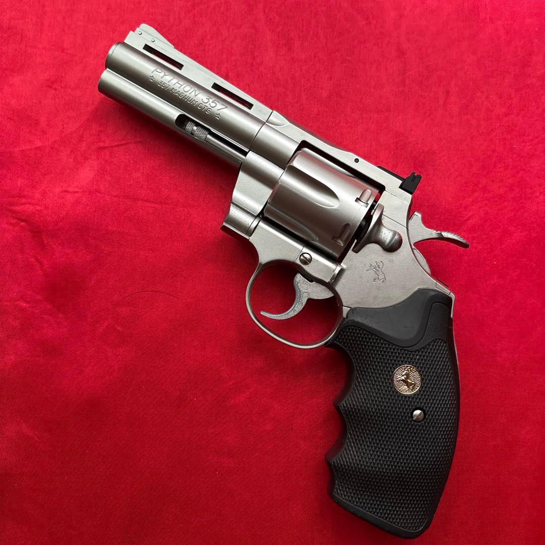 絶版　東京マルイ　コルトパイソン4インチシルバー　24連射ガスリボルバー