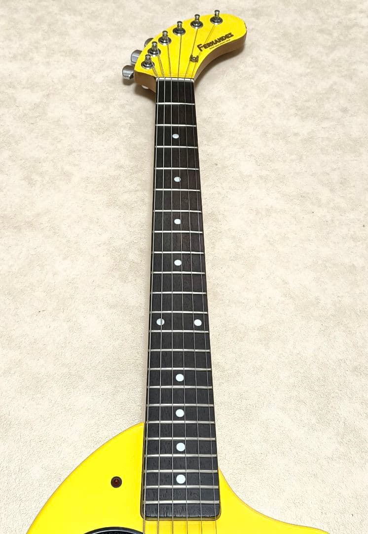 【美品】ZO-3 イエロー アンプ内蔵ミニギター 専用ケース付 ぞーさん