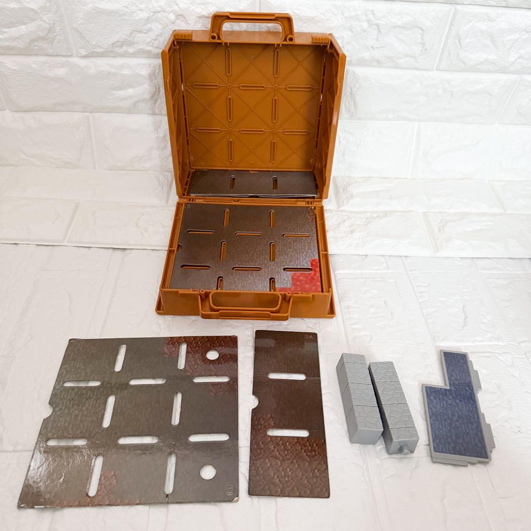 美品！マイクラ ミニフィギュア64個コレクティングケース2個マイケシDX