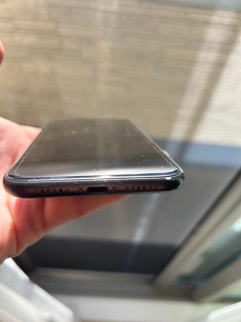 iPhone 11 ブラック　本体