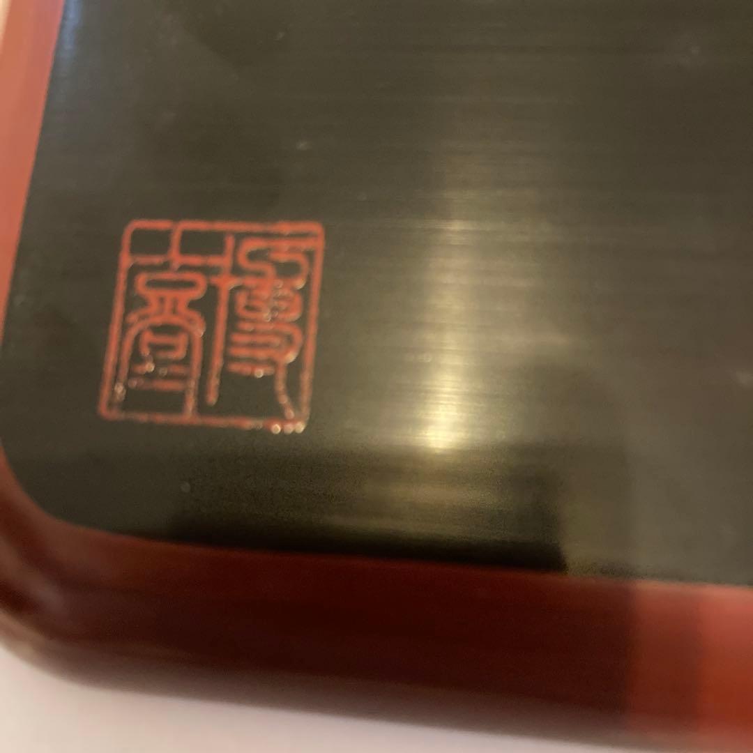 博古堂　鎌倉彫　赤い漆器の盆 梅枝の彫刻