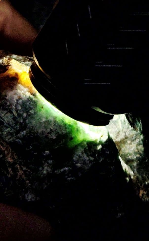 ☆赤碧玉✕緑碧玉原石☆糸魚川赤玉石【横川・転石・川ズレ・ウブ860g】