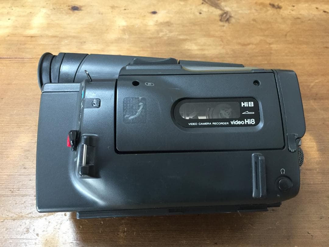 良品 撮影再生ダビングOK　SONY　CCD-TRV90　付属品あり　Hi8