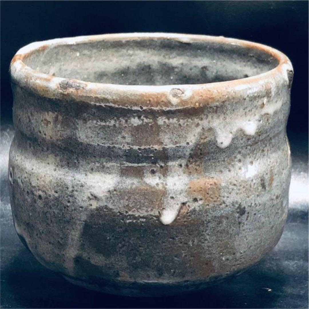 究極の古美術◼️蔵から見事に彫られた紋様が美しい抹茶