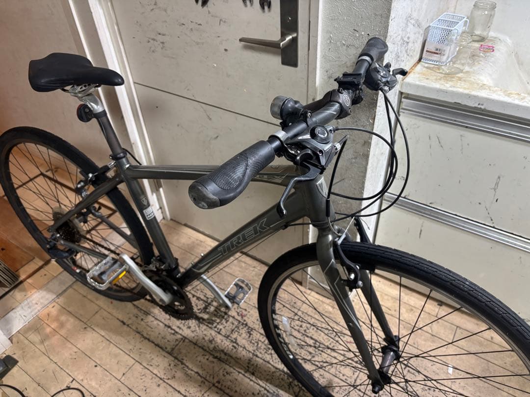 TREK 7.2FX トレックのクロスバイク グレー