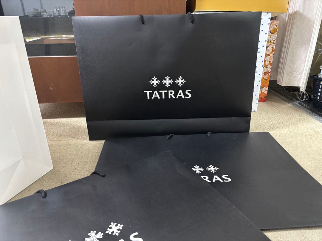 TATRAS ショップ袋 セット売り 残り黒小2枚 - メルカリ