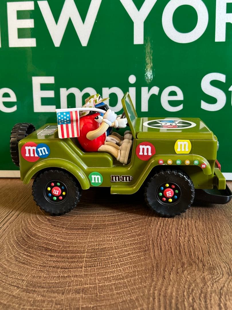 M&M's オリーブグリーンミニカー