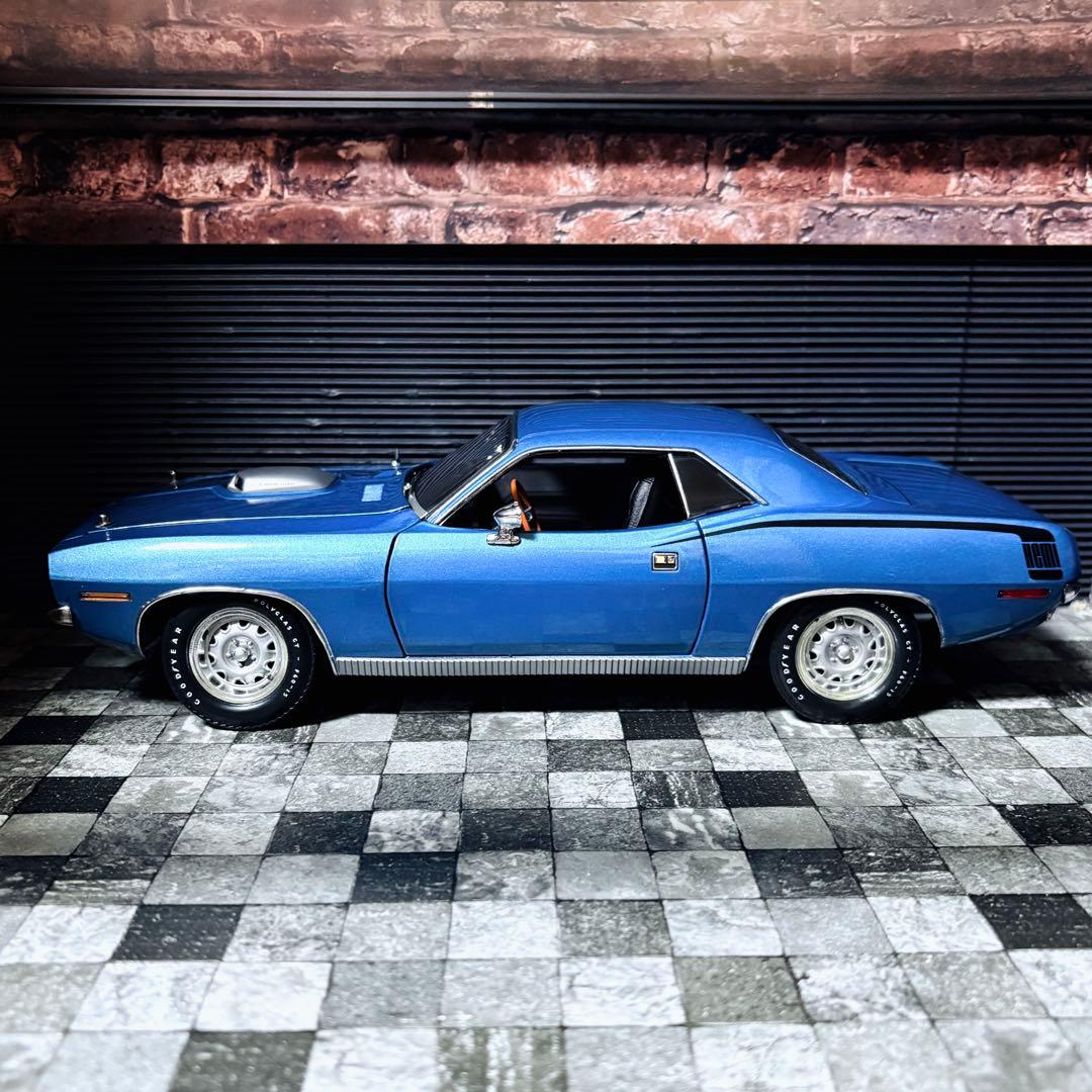国内未入荷 1/18 HIGHWAY61 プリムス HEMI クーダ 1970