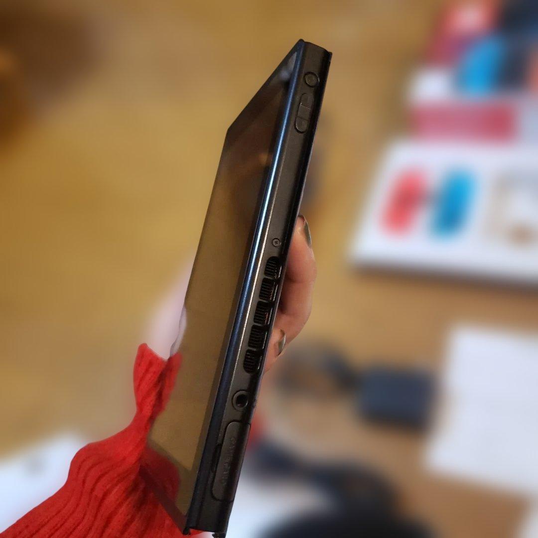 任天堂Switch本体　箱付きセット☆ Joy-Con充電グリップ付き