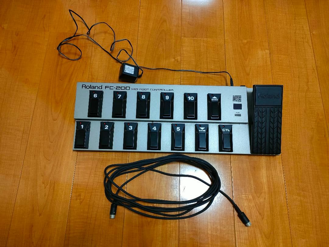 ROLAND FC-200 MIDIフットコントローラー