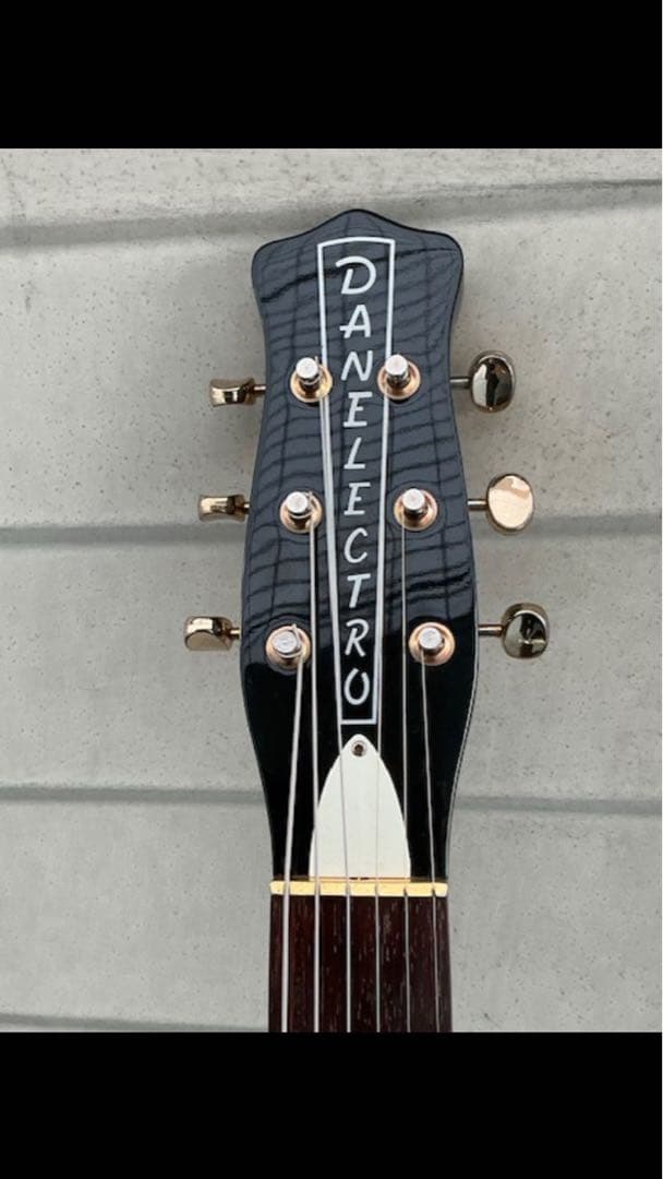 DAN ELECTRO 59M NOS＋ ブラック/ゴールドパーツ