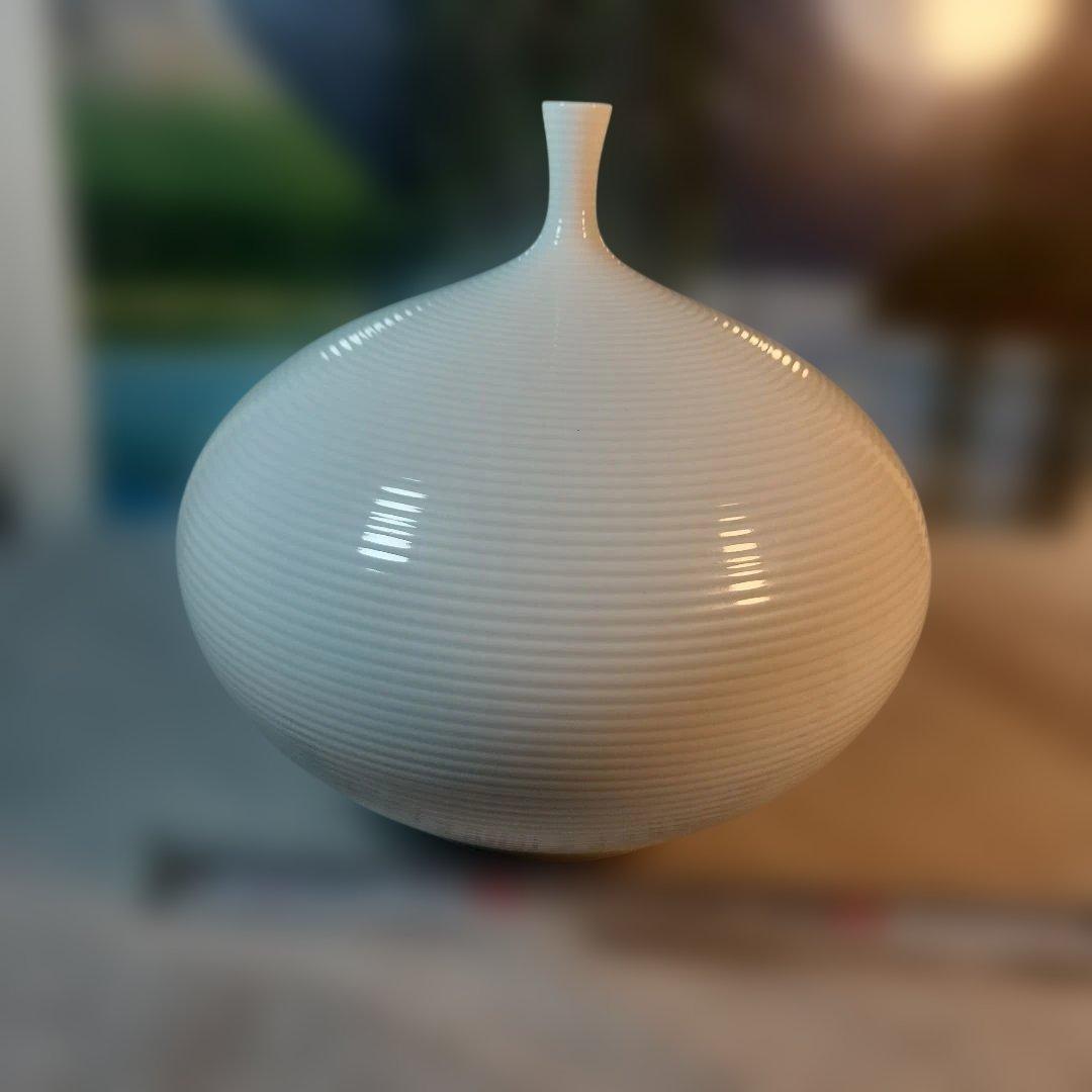 l*p様 中仙窯　白磁千段壺　中尾恭純作　共箱　高さ約22cm