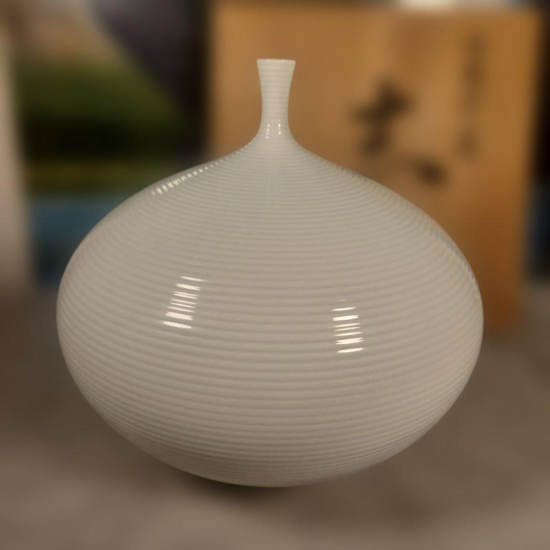 l*p様 中仙窯　白磁千段壺　中尾恭純作　共箱　高さ約22cm