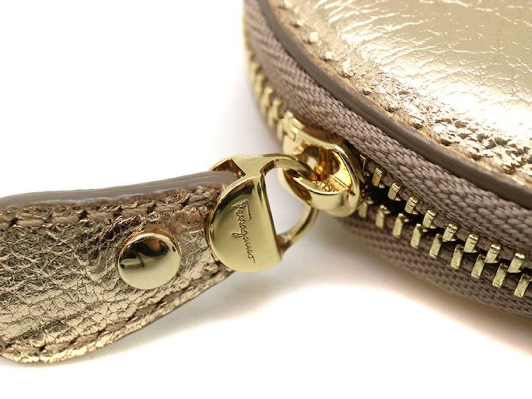 【新品未使用】フェラガモ ハート ケース お財布