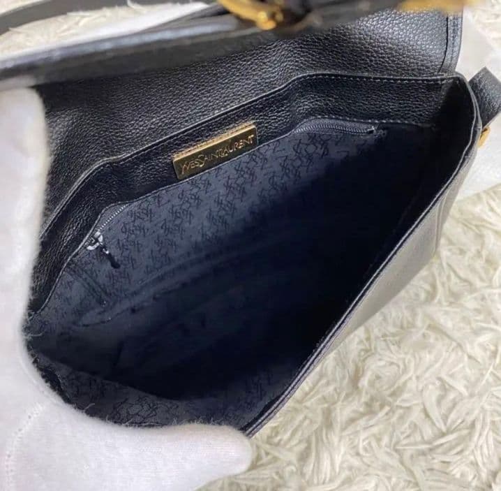 イヴサンローラン　サンローラン ゴールド金具ショルダーバッグ ヴィンテージ