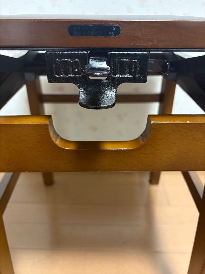 YAMAHA付属 ITO製 トムソン椅子 木目 ウォルナット 茶色