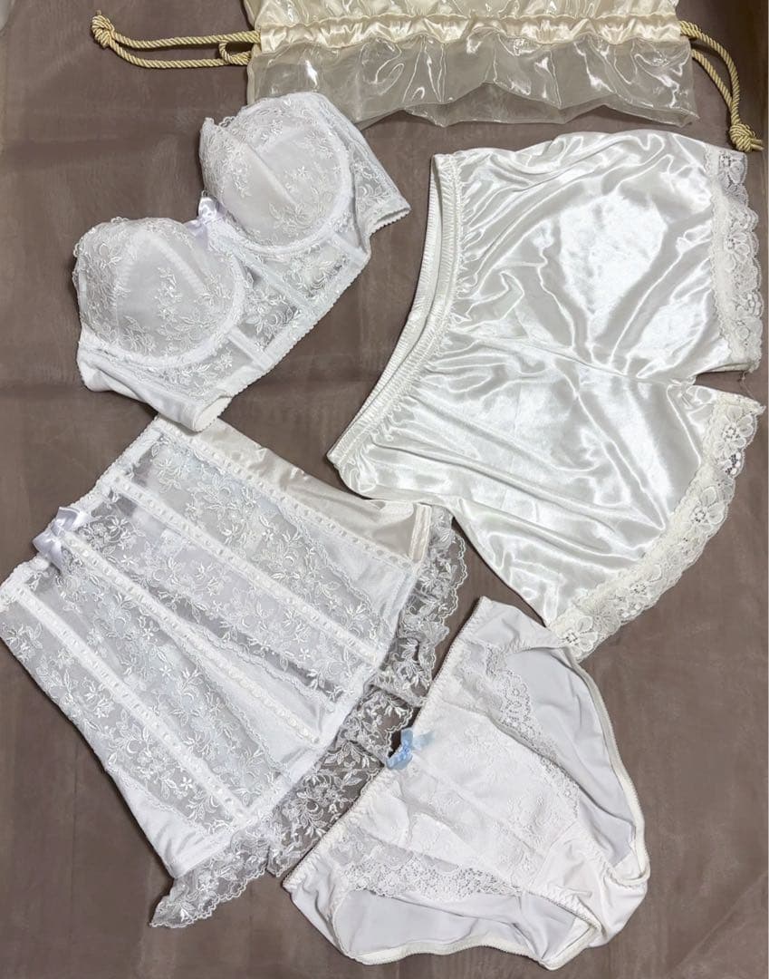 美品！セモア ブライダルインナー D70 4点セット