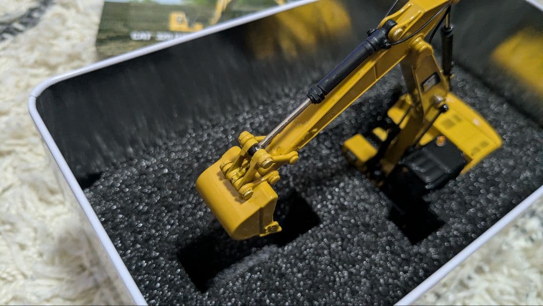 CAT 320 油圧ショベル 1:50スケール 限定版 移動式クレーン仕様