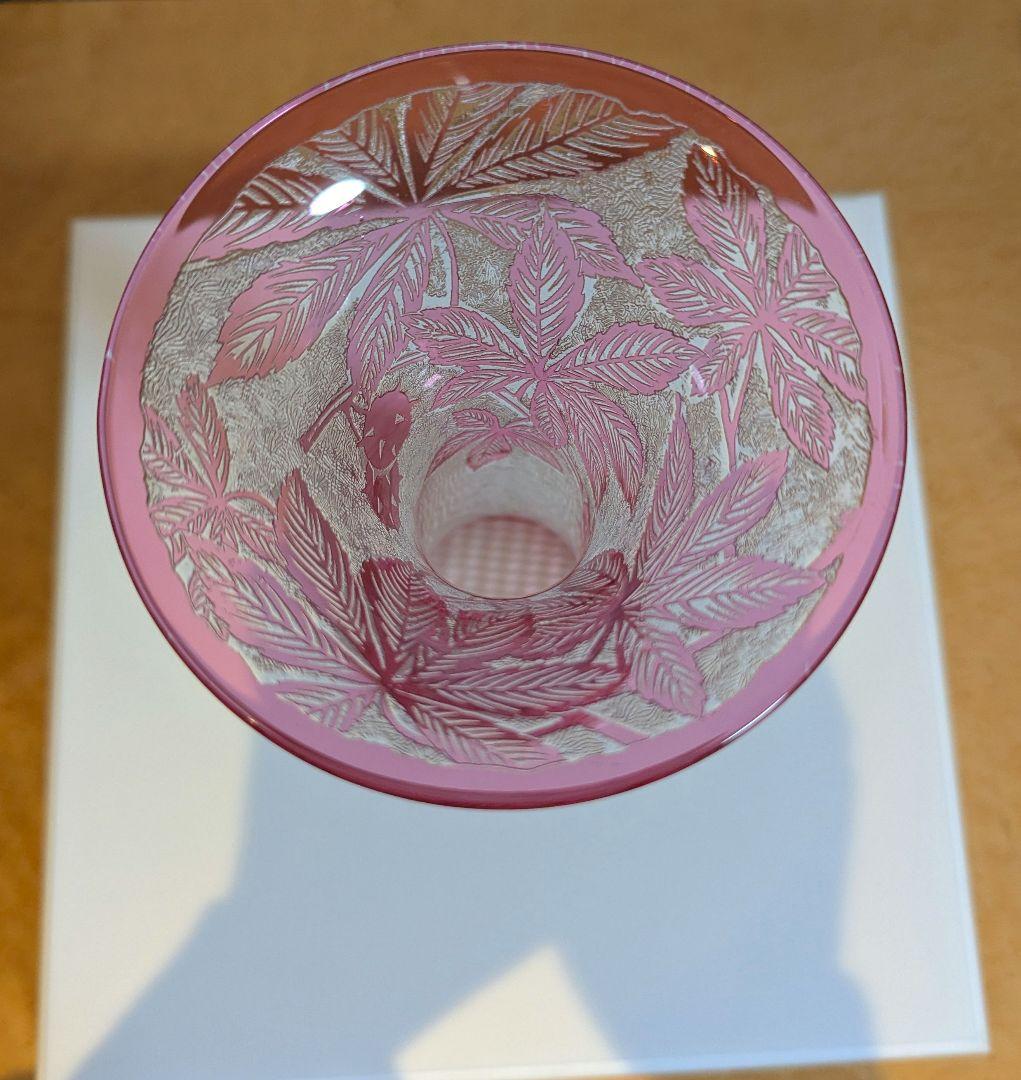 バカラピンクカメオ花紋花瓶フラワーベース