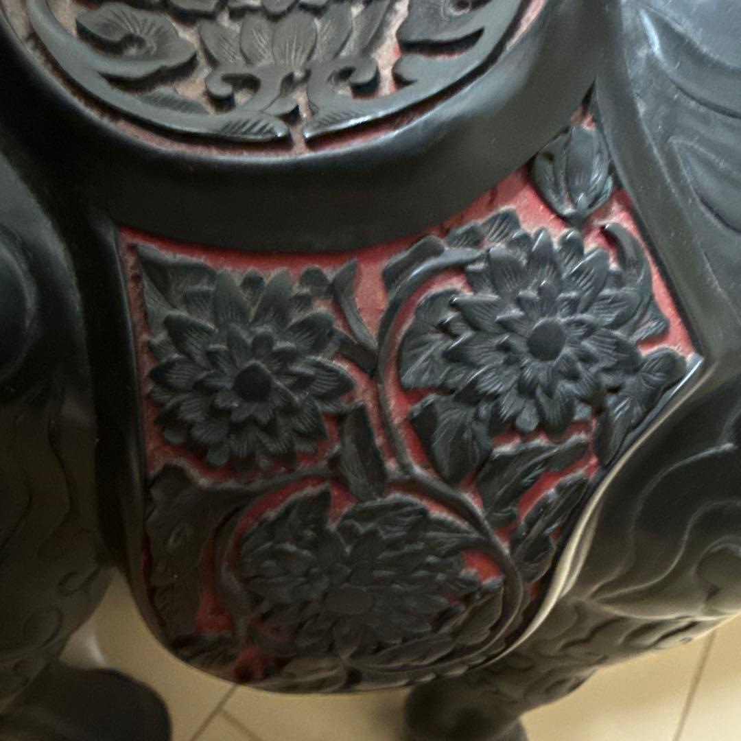 美品!堆朱堆黑馬細密彫刻縁起物置物唐物漆芸中国美術時代物