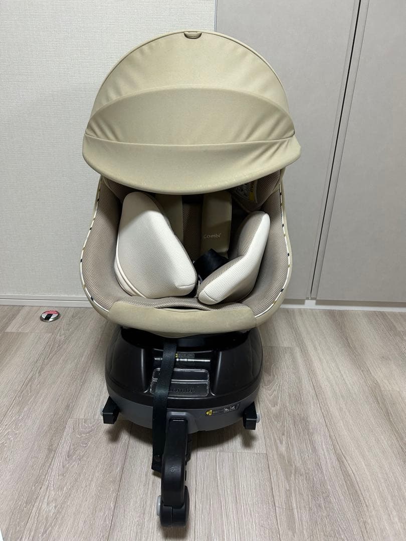 コンビクルムーヴ スマートisofix チャイルドシート ベージュ