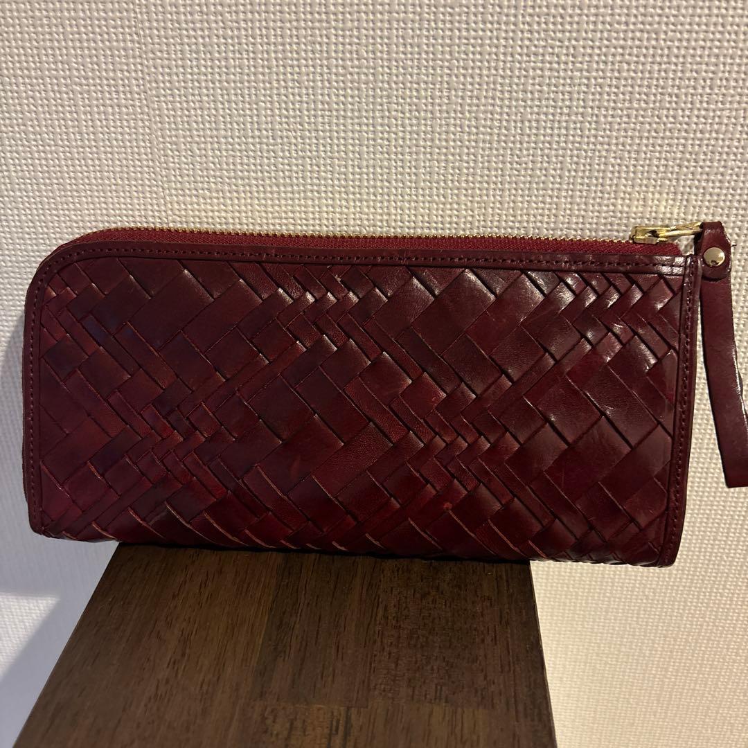 美品　イビサ　変わり編み　革メッシュ　長財布 沢山入ってとても丈夫　深めの赤