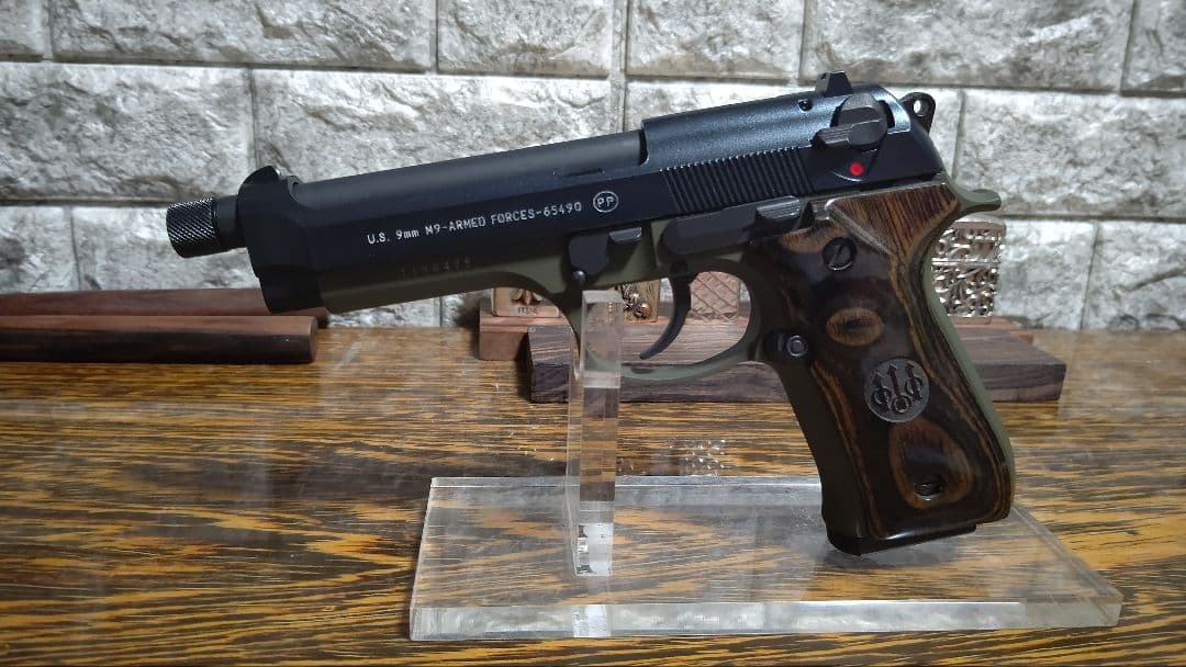 M9 ガスガン オリーブドラブ 木製グリップ