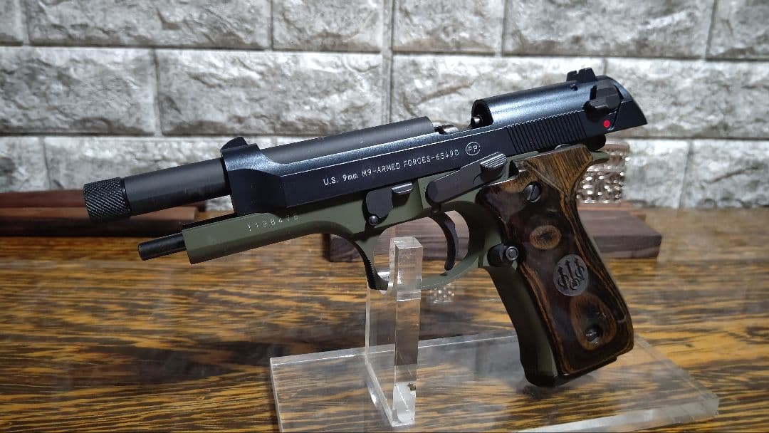 M9 ガスガン オリーブドラブ 木製グリップ