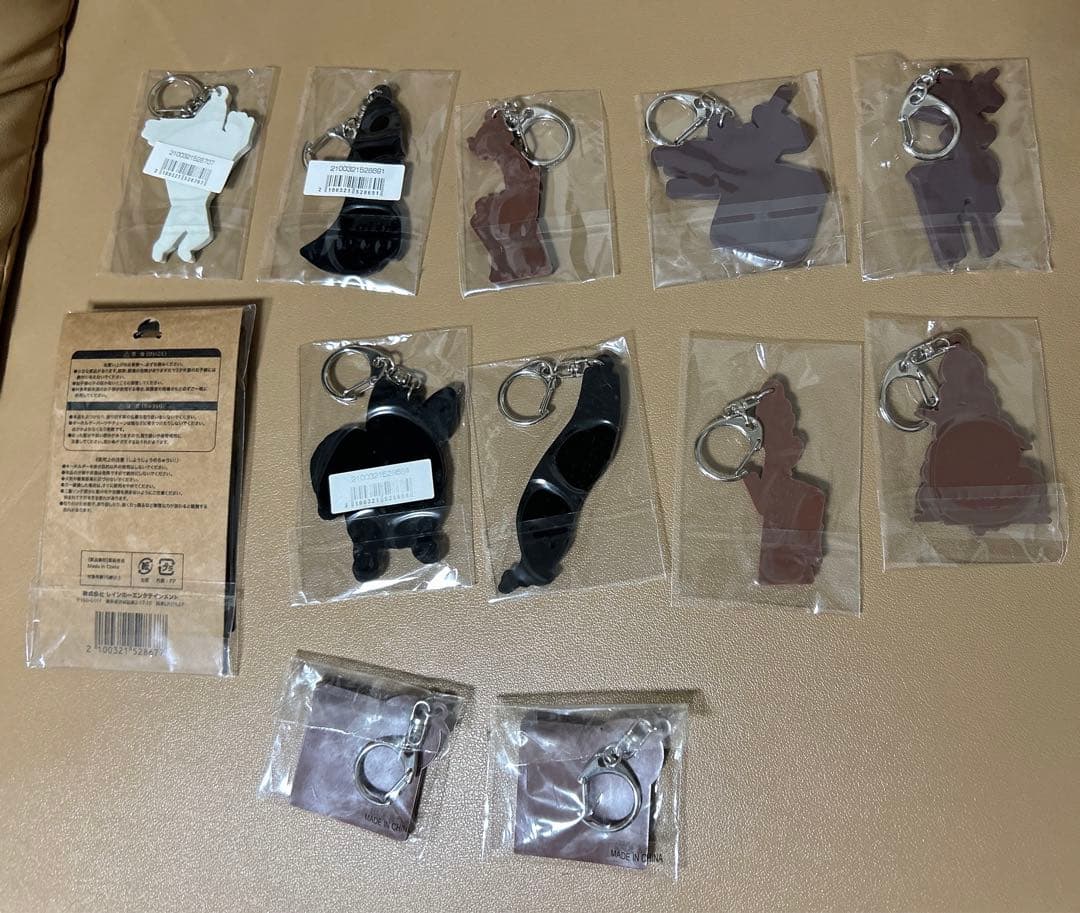 ヨルシカ LIVE TOUR 2023「月と猫のダンス」 オフィシャルグッズを公開