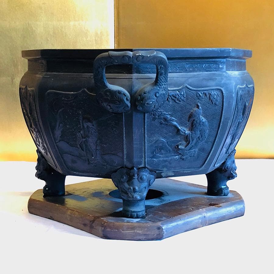 時代唐銅製 賢人饕餮紋 魚双耳 獅子四つ足 四方火鉢 ◇