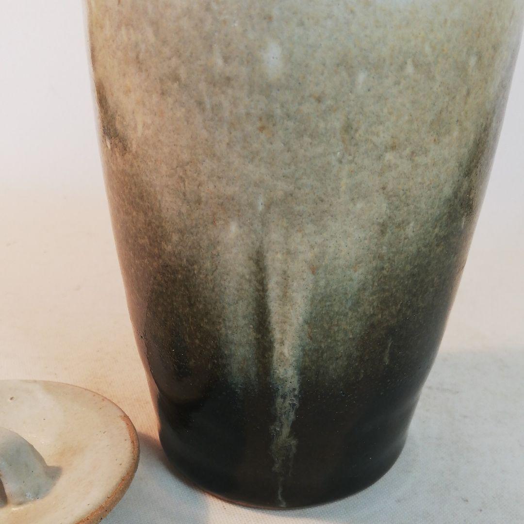 須藤武雄作、白黒掛合水指、個展にて、戻り作品。