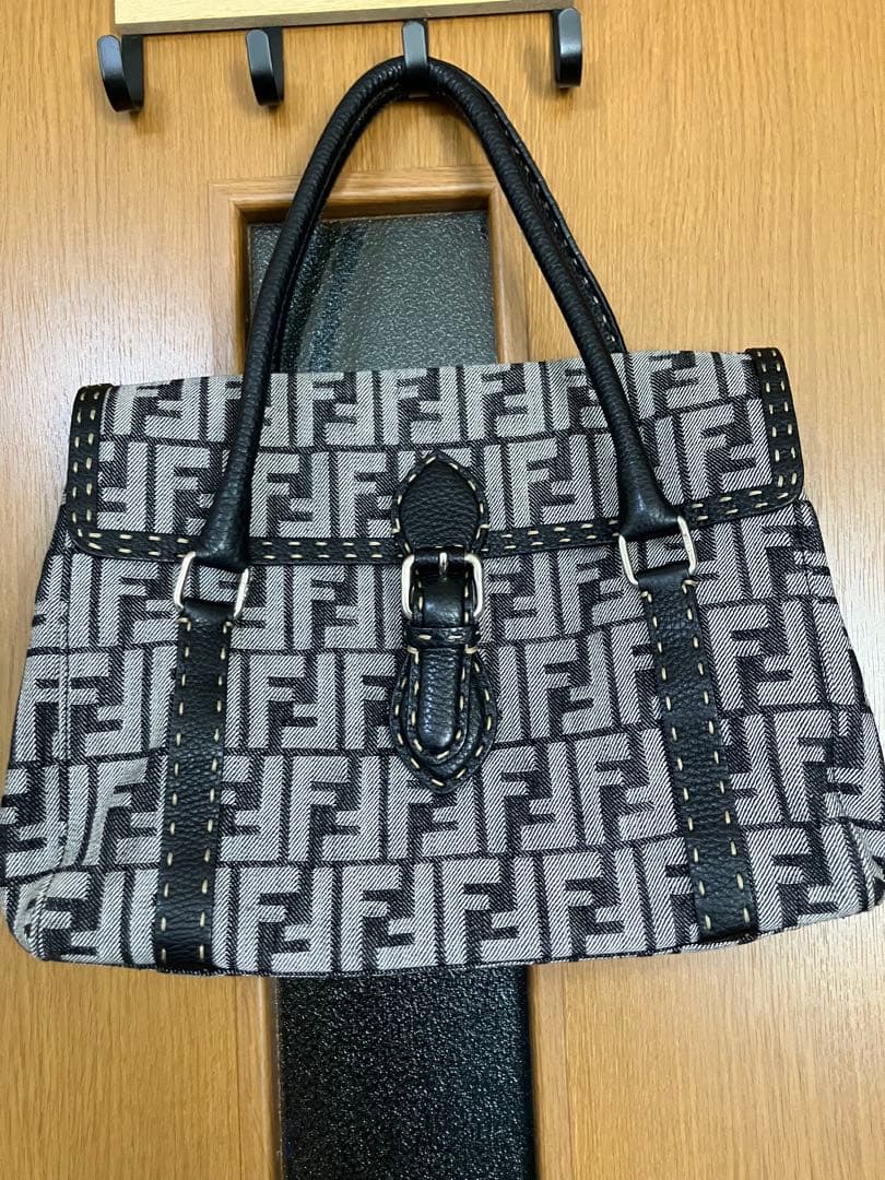 フェンディ リンダ美品