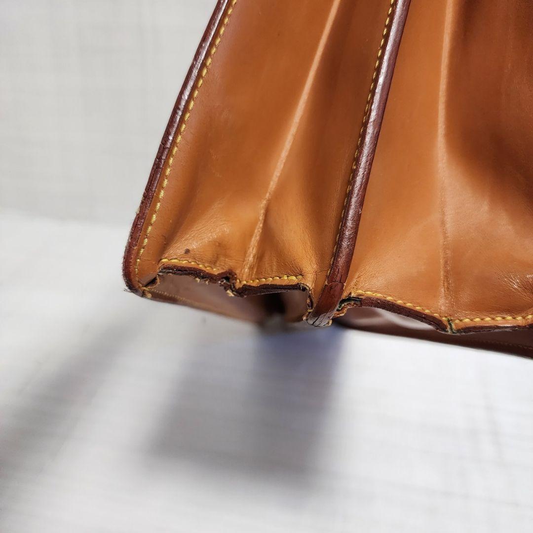 ルイヴィトン セルヴィエットコンセイエ エピ ビジネスバッグ 鞄 ハンドバッグ