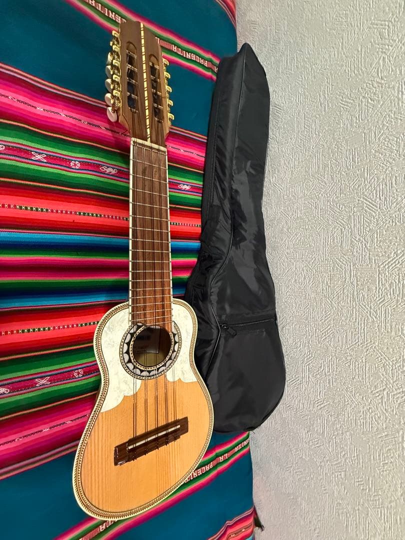 ボリビアンチャランゴ　charango boliviano