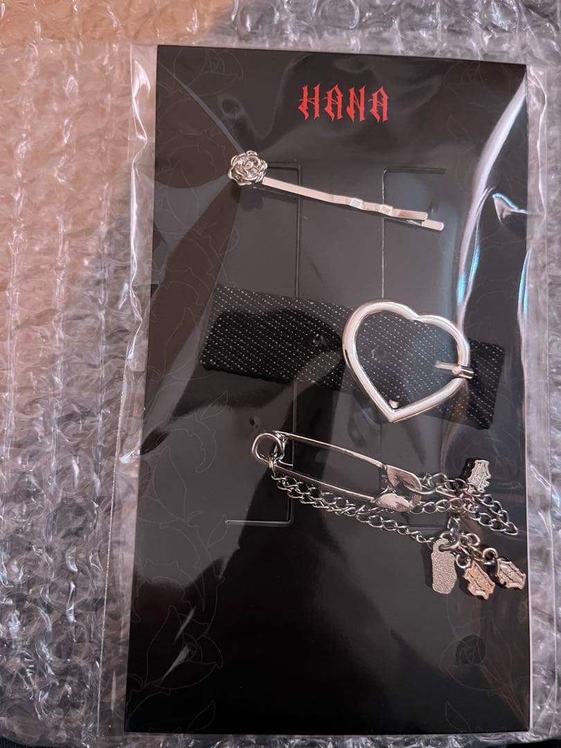 HANA BAD LOVE ヘアピンセット - メルカリ