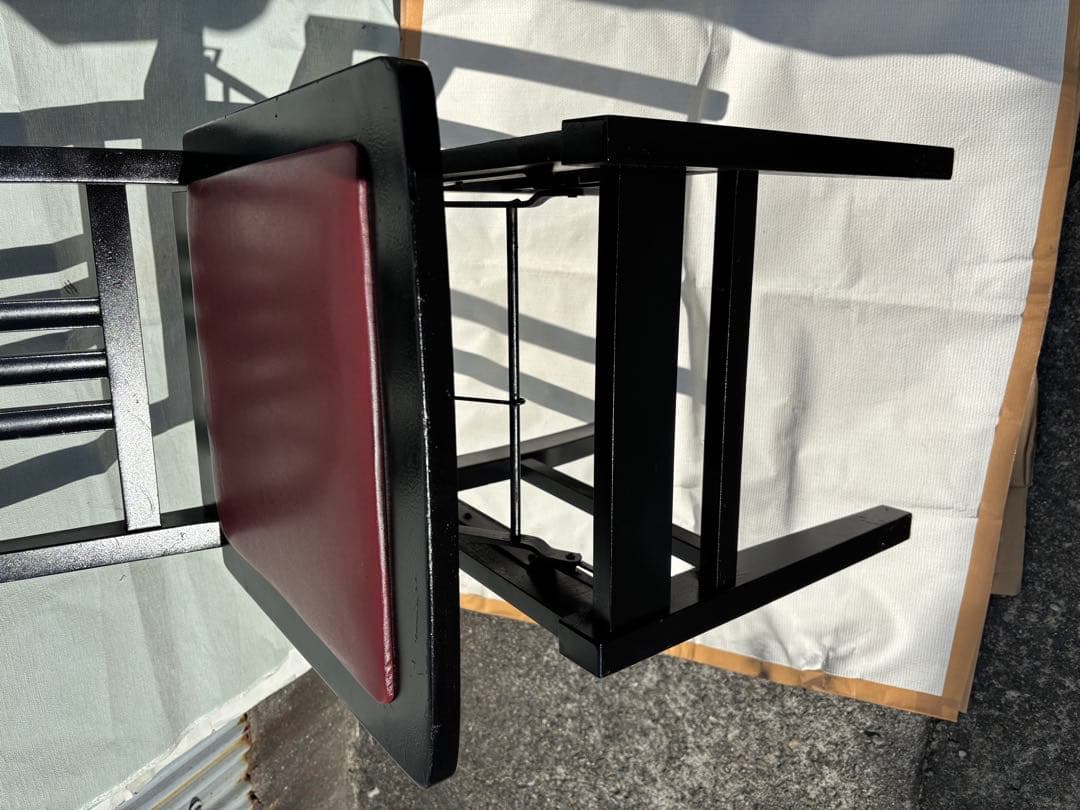 背もたれ付ピアノ椅子 足部フェルト付き 座面新品比較的きれい