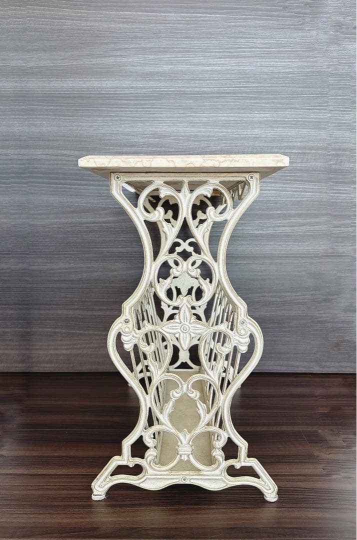 【美品・送料込】フランスアンティーク風❤︎シャビーシック白いマガジンラック❤︎雑誌